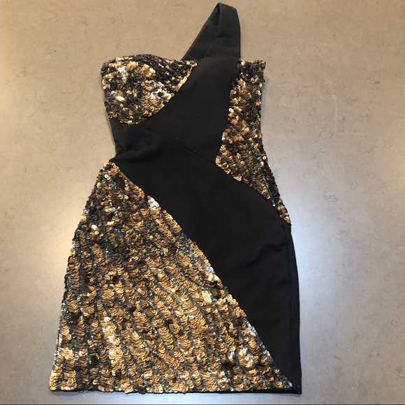 bebe Dresses & Skirts - Bebe Stunning one shoulder sequined cocktail dress